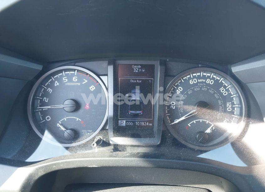 Photo 7 of 2017 Toyota Tacoma TRD OFF ROAD (VIN 3TMDZ5BN6HM013986)