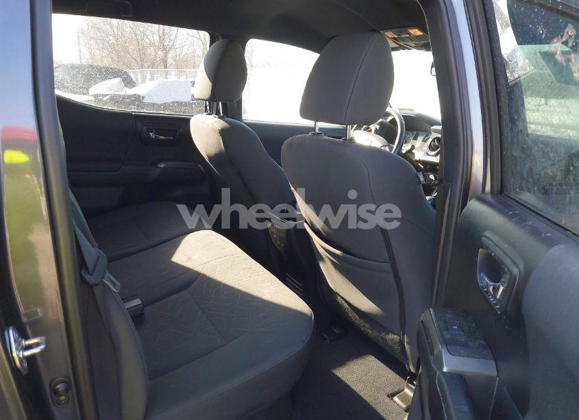 Photo 8 of 2017 Toyota Tacoma TRD OFF ROAD (VIN 3TMDZ5BN6HM013986)