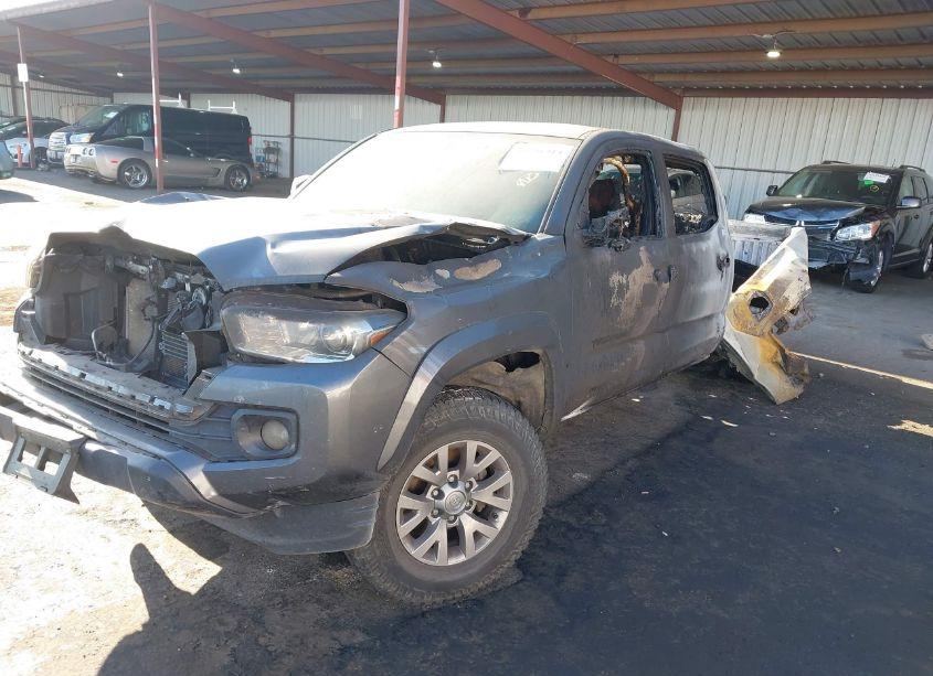 Photo 2 of 2017 Toyota Tacoma SR5 V6 (VIN 3TMDZ5BN6HM025622)