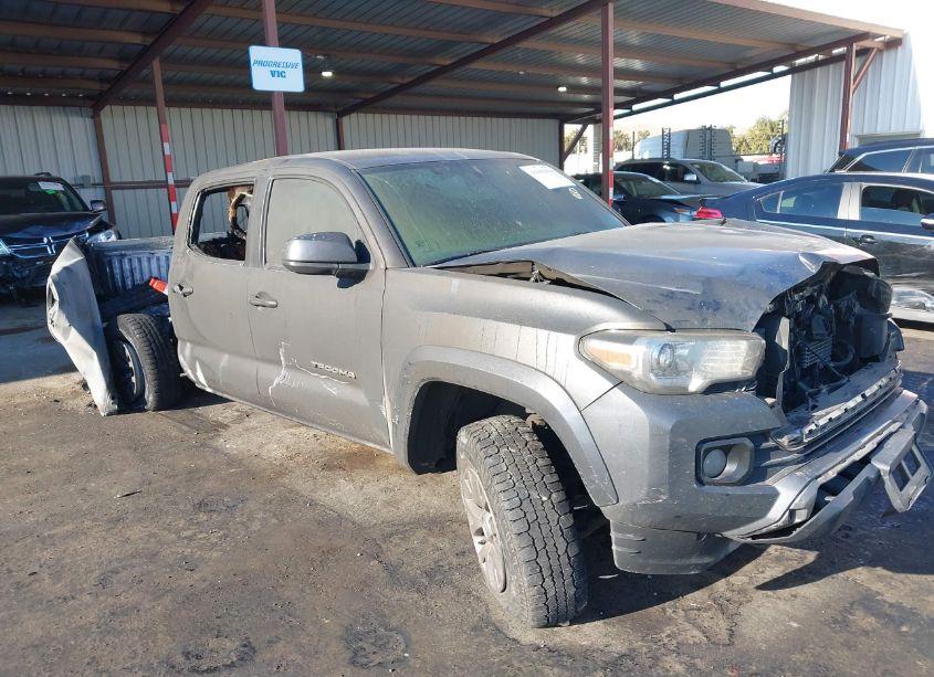 Photo 6 of 2017 Toyota Tacoma SR5 V6 (VIN 3TMDZ5BN6HM025622)