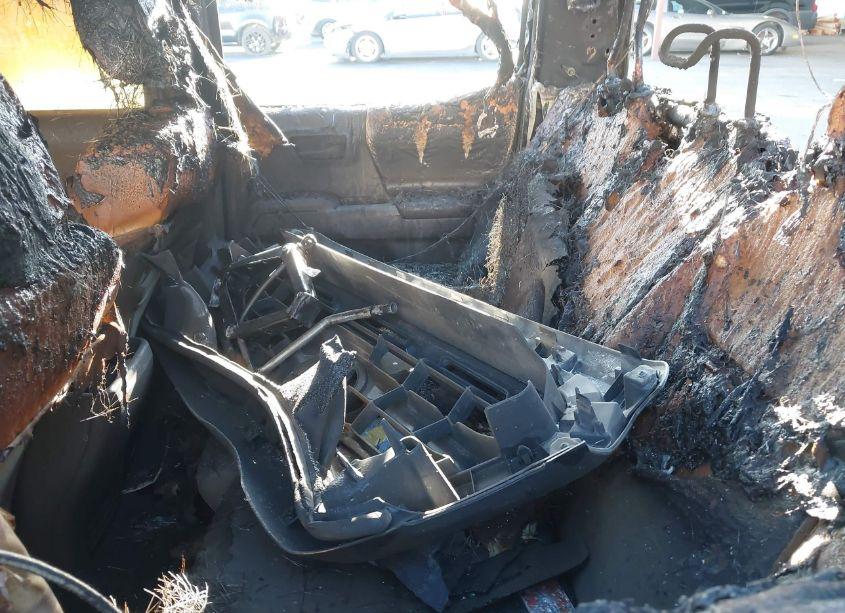 Photo 8 of 2017 Toyota Tacoma SR5 V6 (VIN 3TMDZ5BN6HM025622)