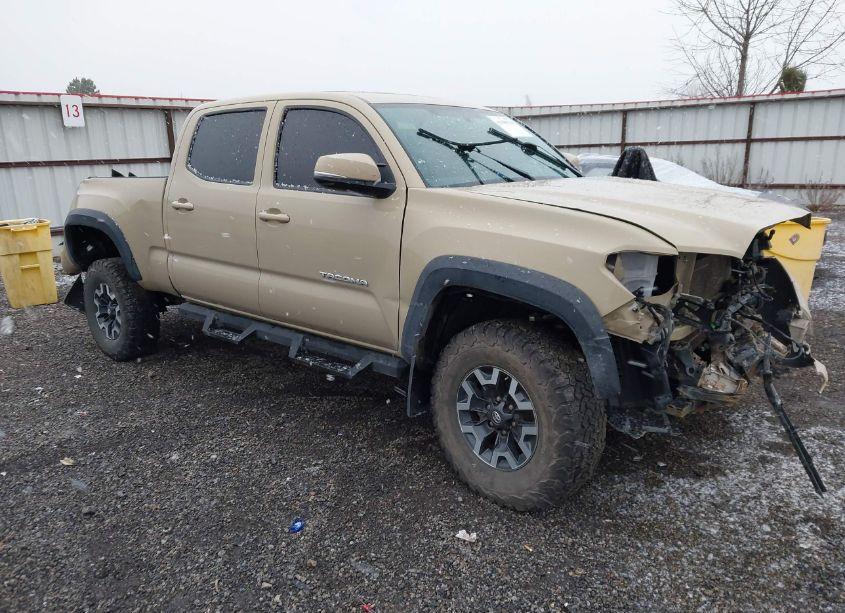2017 Toyota Tacoma TRD OFF ROAD (VIN 3TMDZ5BN6HM030397) main photo
