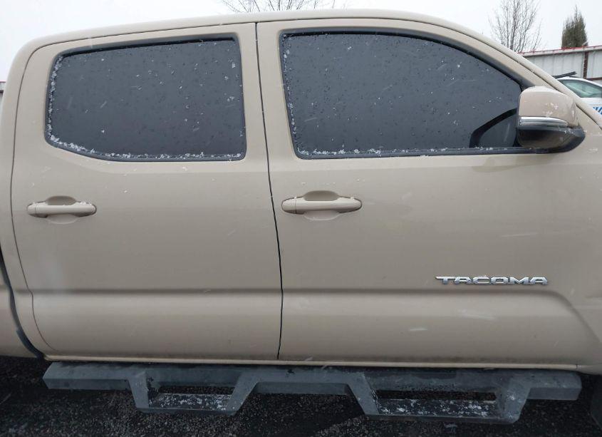 Photo 14 of 2017 Toyota Tacoma TRD OFF ROAD (VIN 3TMDZ5BN6HM030397)