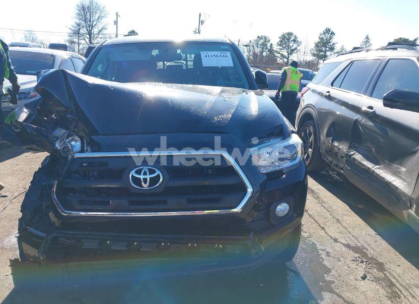 Photo 12 of 2017 Toyota Tacoma SR5 V6 (VIN 3TMDZ5BN6HM032814)