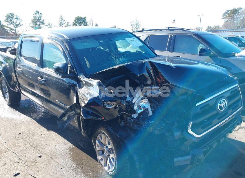 Photo 6 of 2017 Toyota Tacoma SR5 V6 (VIN 3TMDZ5BN6HM032814)