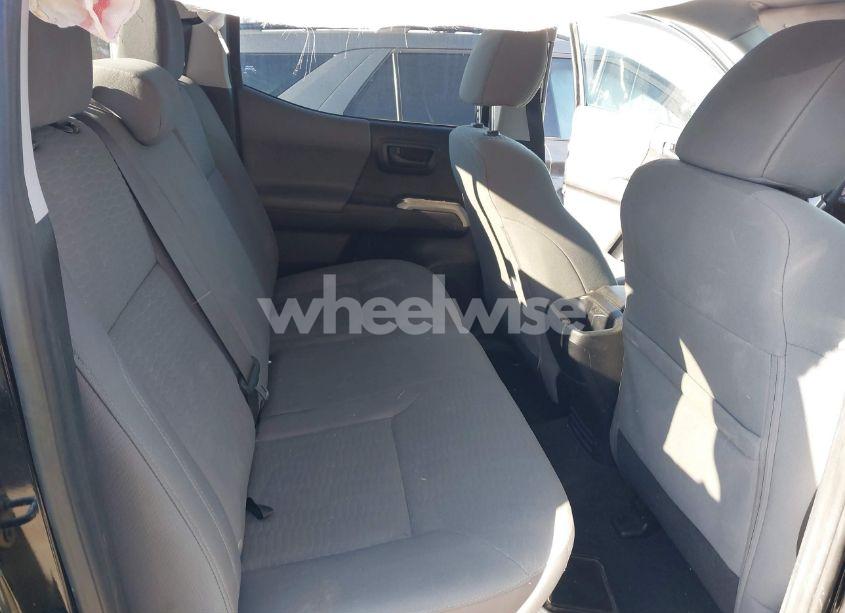 Photo 8 of 2017 Toyota Tacoma SR5 V6 (VIN 3TMDZ5BN6HM032814)