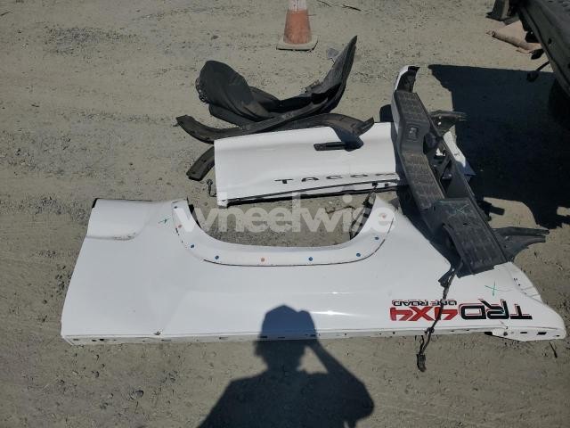 Photo 3 of 2019 TOYOTA TACOMA DOUBLE CAB (VIN 3TMDZ5BN6KM058580)