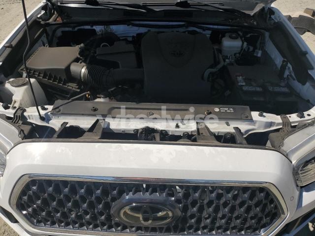 Photo 4 of 2019 TOYOTA TACOMA DOUBLE CAB (VIN 3TMDZ5BN6KM058580)