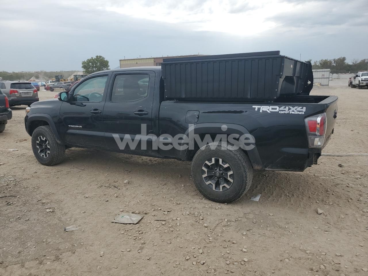 Photo 2 of 2022 TOYOTA TACOMA DOUBLE CAB (VIN 3TMDZ5BN6NM135856)