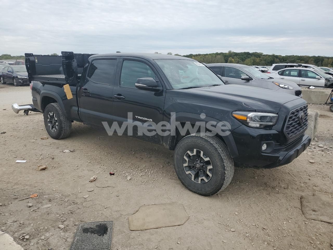 Photo 4 of 2022 TOYOTA TACOMA DOUBLE CAB (VIN 3TMDZ5BN6NM135856)