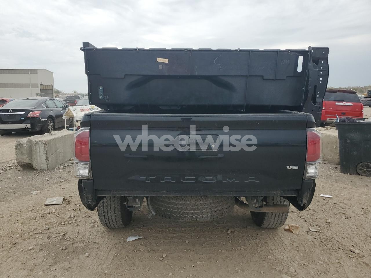 Photo 6 of 2022 TOYOTA TACOMA DOUBLE CAB (VIN 3TMDZ5BN6NM135856)