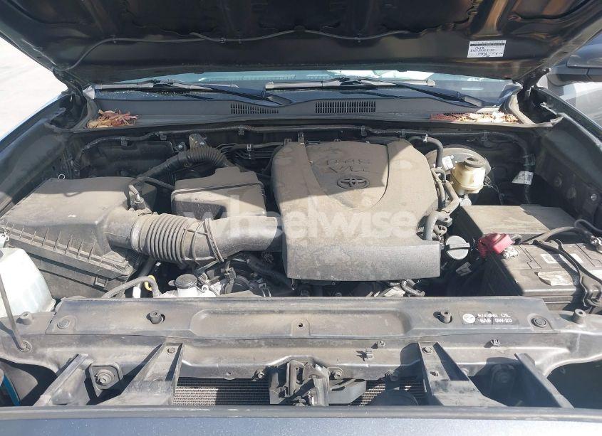 Photo 10 of 2018 Toyota Tacoma SR5 V6 (VIN 3TMDZ5BN7JM041754)