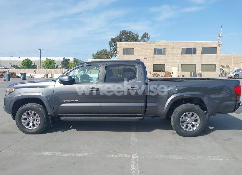 Photo 14 of 2018 Toyota Tacoma SR5 V6 (VIN 3TMDZ5BN7JM041754)