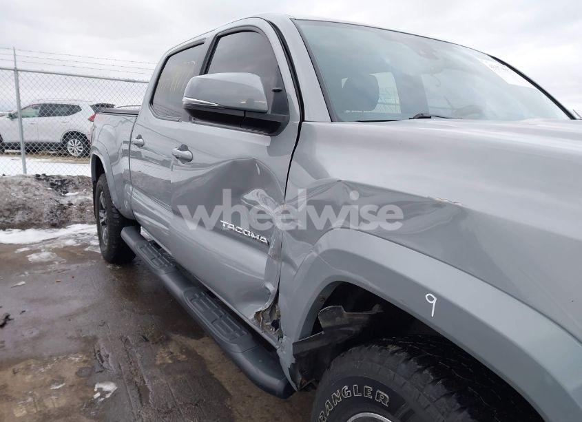 Photo 17 of 2018 Toyota Tacoma TRD SPORT (VIN 3TMDZ5BN7JM053354)