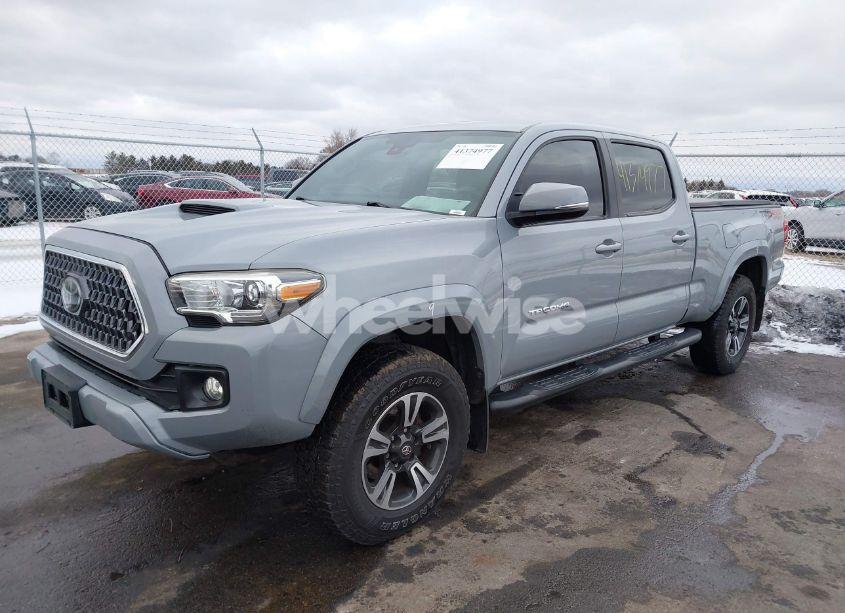 Photo 2 of 2018 Toyota Tacoma TRD SPORT (VIN 3TMDZ5BN7JM053354)