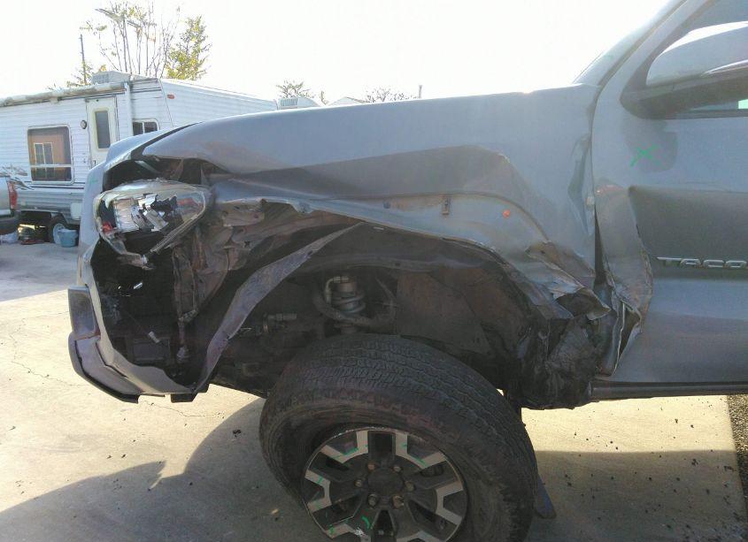 Photo 6 of 2019 Toyota Tacoma 4WD TRD OFF ROAD (VIN 3TMDZ5BN7KM073072)