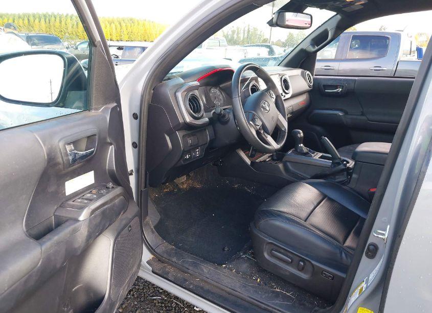 Photo 5 of 2020 Toyota Tacoma TRD OFF-ROAD (VIN 3TMDZ5BN7LM093940)