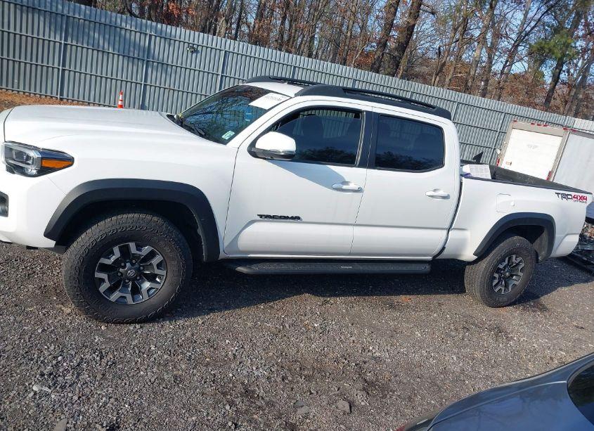 Photo 14 of 2022 Toyota Tacoma TRD OFF ROAD (VIN 3TMDZ5BN7NM127913)