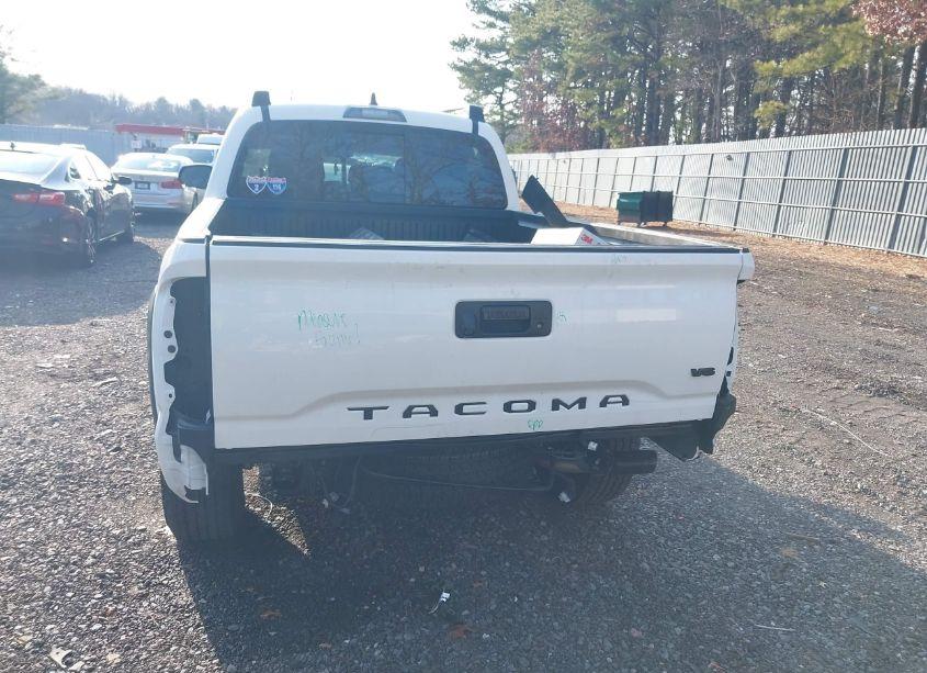 Photo 16 of 2022 Toyota Tacoma TRD OFF ROAD (VIN 3TMDZ5BN7NM127913)