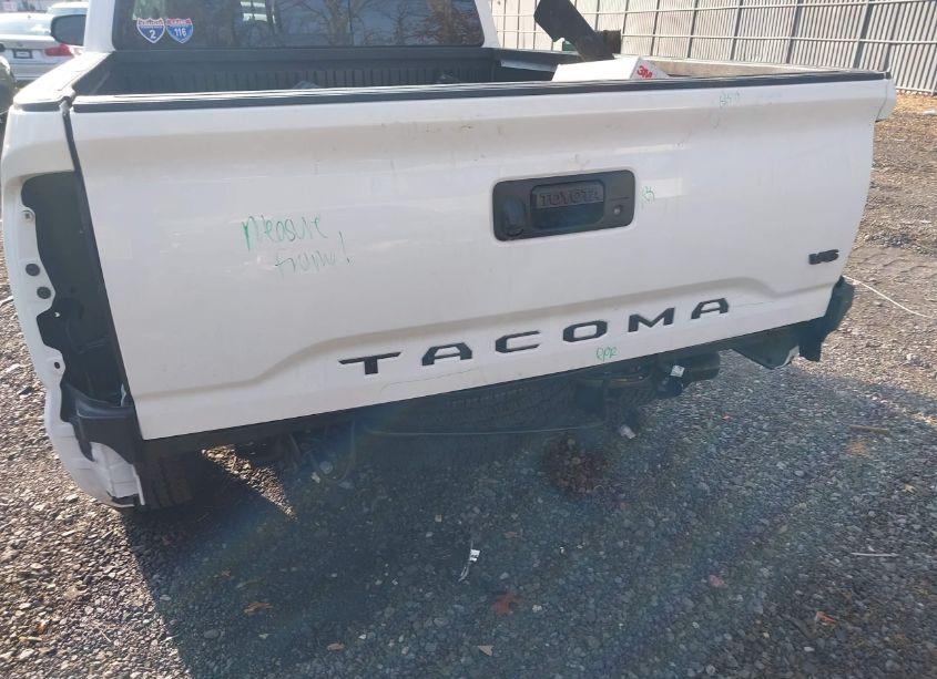 Photo 6 of 2022 Toyota Tacoma TRD OFF ROAD (VIN 3TMDZ5BN7NM127913)
