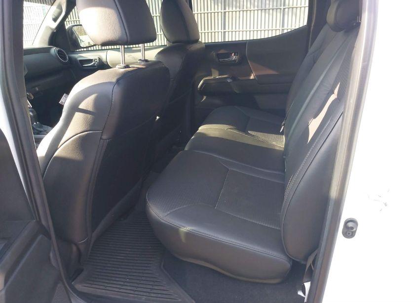 Photo 8 of 2022 Toyota Tacoma TRD OFF ROAD (VIN 3TMDZ5BN7NM127913)