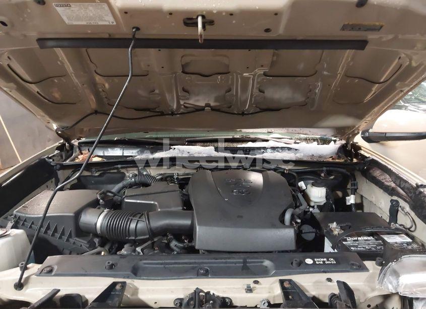 Photo 10 of 2018 Toyota Tacoma SR5 V6 (VIN 3TMDZ5BN8JM043903)