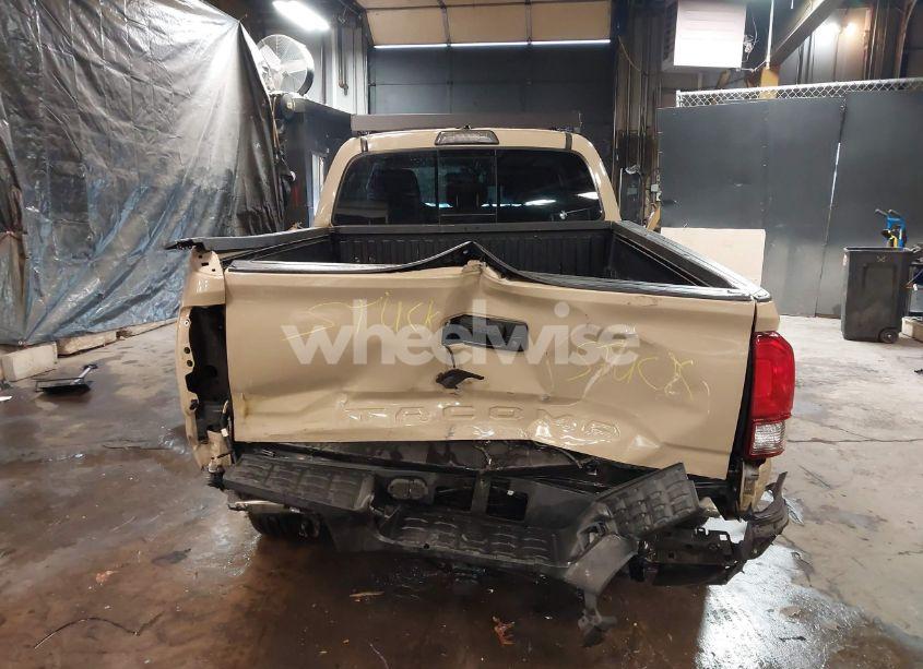 Photo 17 of 2018 Toyota Tacoma SR5 V6 (VIN 3TMDZ5BN8JM043903)