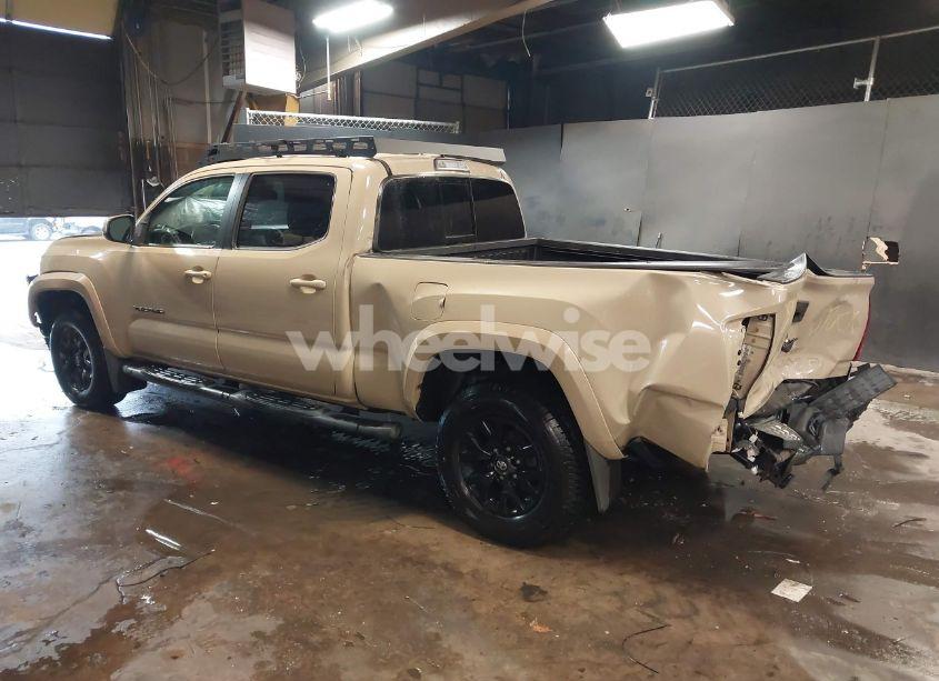 Photo 3 of 2018 Toyota Tacoma SR5 V6 (VIN 3TMDZ5BN8JM043903)