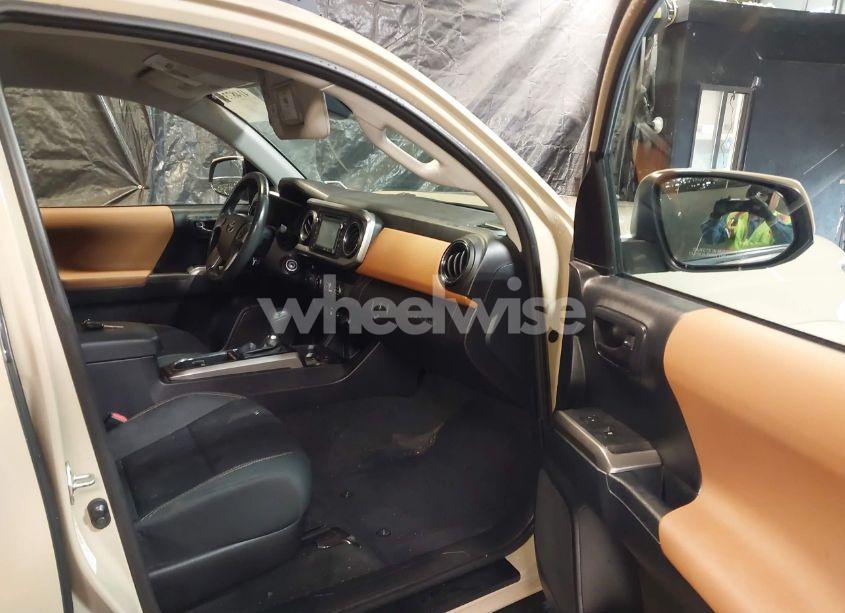 Photo 5 of 2018 Toyota Tacoma SR5 V6 (VIN 3TMDZ5BN8JM043903)