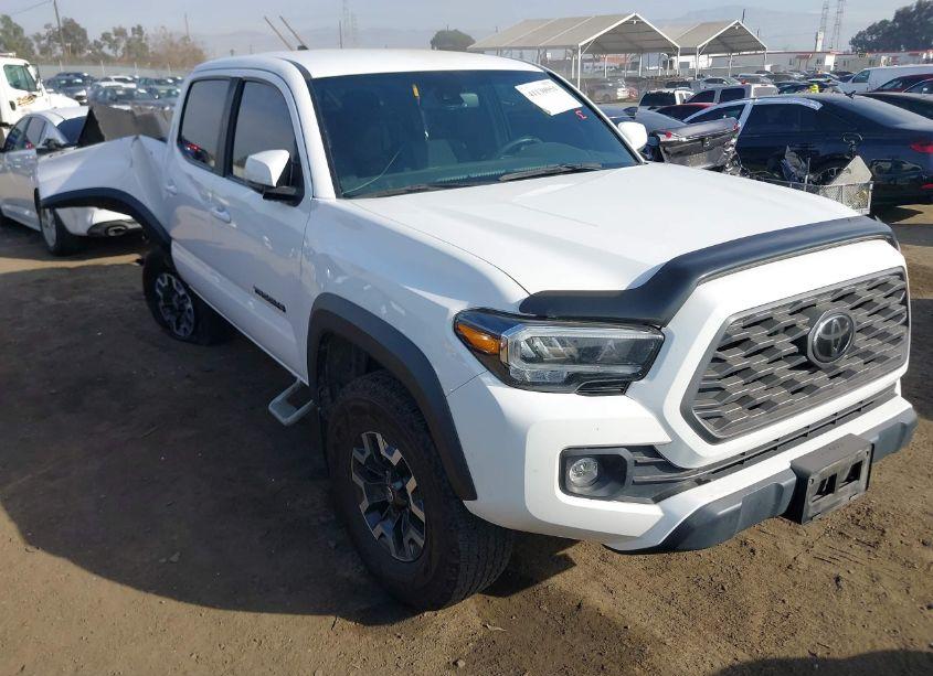2021 Toyota Tacoma TRD OFF-ROAD (VIN 3TMDZ5BN8MM118443) main photo