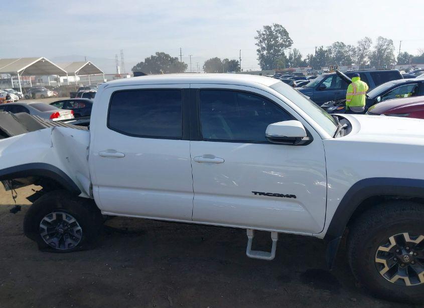Photo 13 of 2021 Toyota Tacoma TRD OFF-ROAD (VIN 3TMDZ5BN8MM118443)