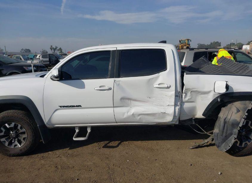 Photo 14 of 2021 Toyota Tacoma TRD OFF-ROAD (VIN 3TMDZ5BN8MM118443)