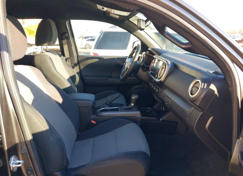 Photo 5 of 2022 Toyota Tacoma TRD SPORT (VIN 3TMDZ5BN8NM133929)