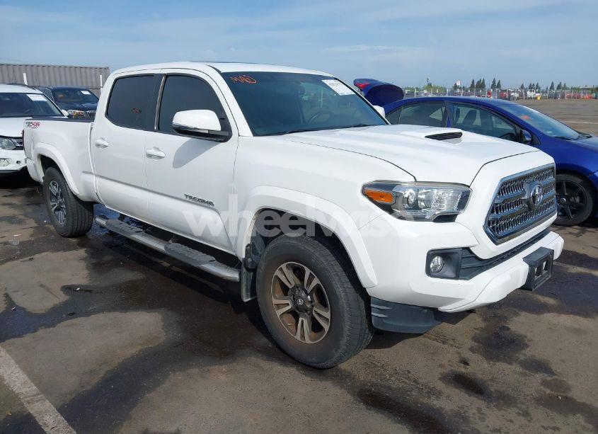 2017 Toyota Tacoma TRD SPORT (VIN 3TMDZ5BN9HM029700) main photo