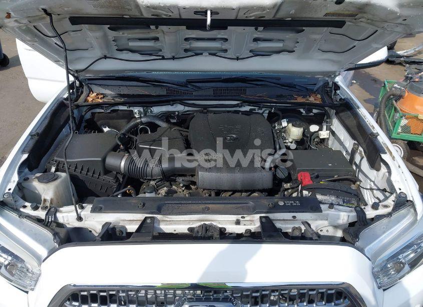 Photo 10 of 2017 Toyota Tacoma TRD SPORT (VIN 3TMDZ5BN9HM029700)