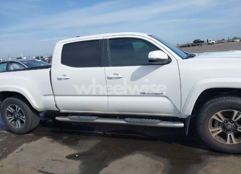 Photo 14 of 2017 Toyota Tacoma TRD SPORT (VIN 3TMDZ5BN9HM029700)