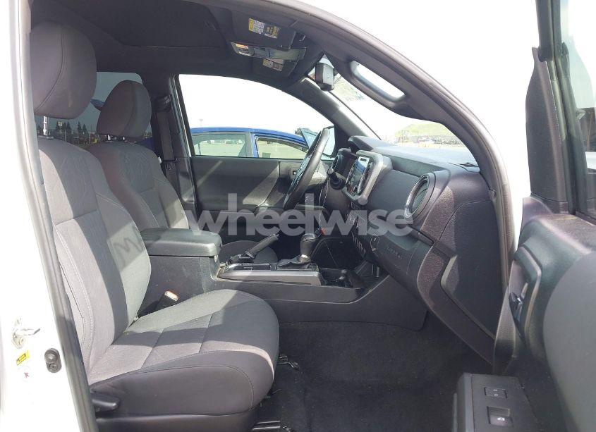 Photo 5 of 2017 Toyota Tacoma TRD SPORT (VIN 3TMDZ5BN9HM029700)