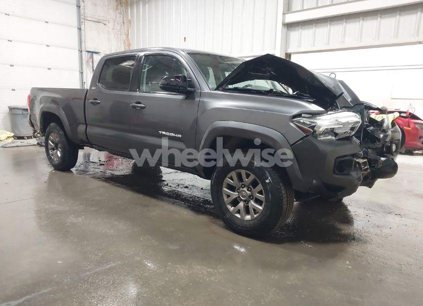 2016 Toyota Tacoma SR5 V6 (VIN 3TMDZ5BNXGM002097) main photo