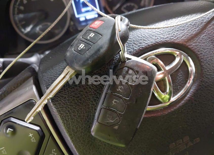 Photo 11 of 2016 Toyota Tacoma SR5 V6 (VIN 3TMDZ5BNXGM002097)