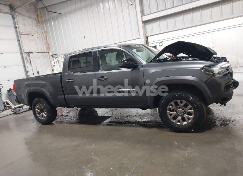 Photo 14 of 2016 Toyota Tacoma SR5 V6 (VIN 3TMDZ5BNXGM002097)
