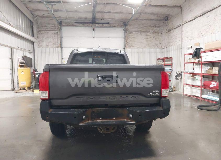 Photo 17 of 2016 Toyota Tacoma SR5 V6 (VIN 3TMDZ5BNXGM002097)