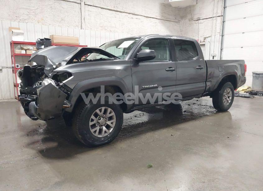 Photo 2 of 2016 Toyota Tacoma SR5 V6 (VIN 3TMDZ5BNXGM002097)