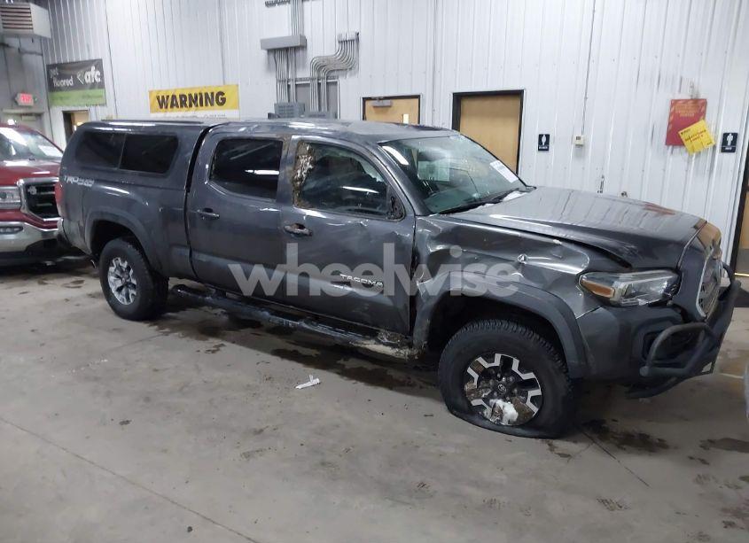 2016 Toyota Tacoma TRD OFF ROAD (VIN 3TMDZ5BNXGM009423) main photo