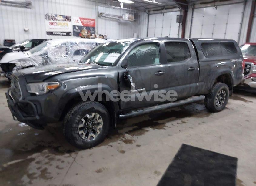 Photo 2 of 2016 Toyota Tacoma TRD OFF ROAD (VIN 3TMDZ5BNXGM009423)