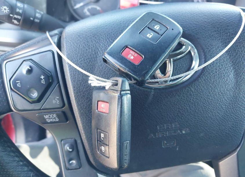 Photo 11 of 2017 Toyota Tacoma TRD SPORT (VIN 3TMDZ5BNXHM016390)