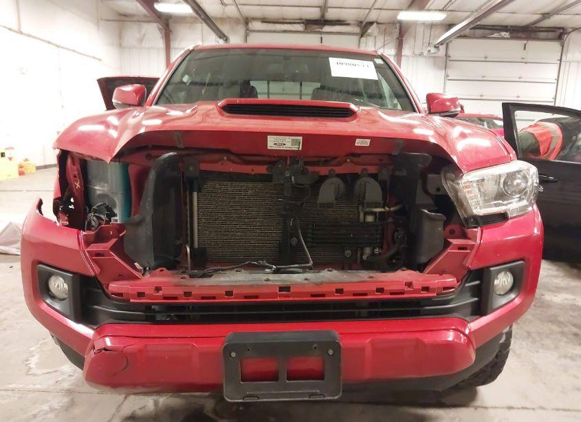 Photo 13 of 2017 Toyota Tacoma TRD SPORT (VIN 3TMDZ5BNXHM016390)