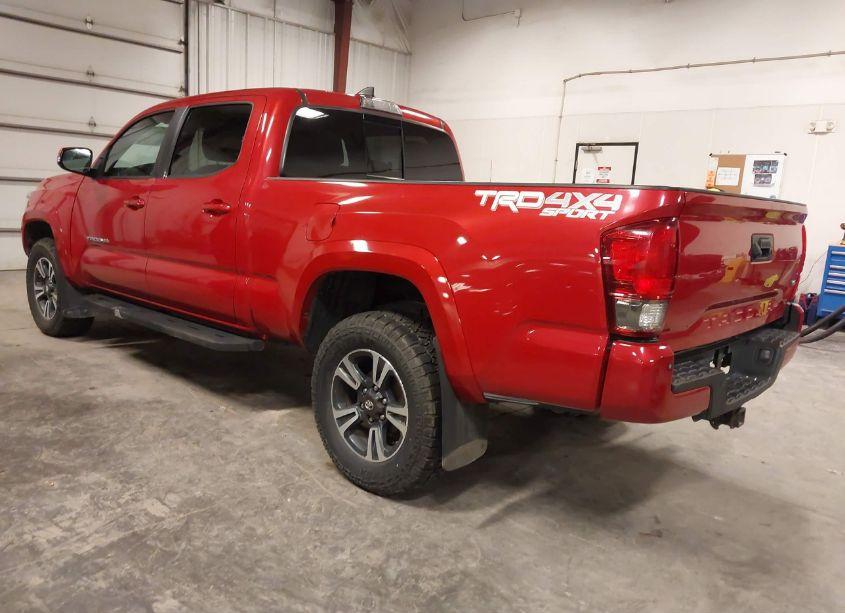 Photo 3 of 2017 Toyota Tacoma TRD SPORT (VIN 3TMDZ5BNXHM016390)
