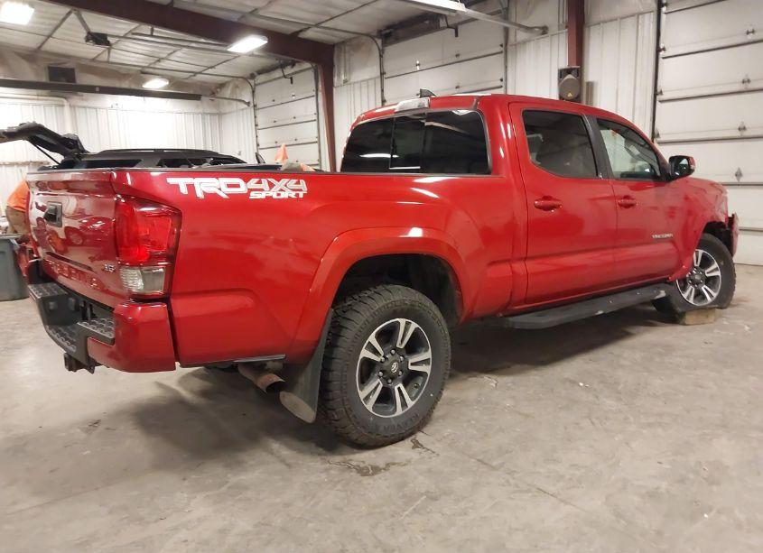 Photo 4 of 2017 Toyota Tacoma TRD SPORT (VIN 3TMDZ5BNXHM016390)