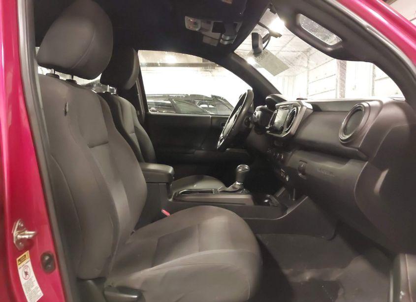 Photo 5 of 2017 Toyota Tacoma TRD SPORT (VIN 3TMDZ5BNXHM016390)