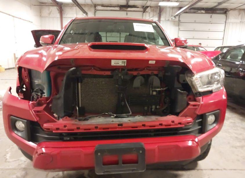 Photo 6 of 2017 Toyota Tacoma TRD SPORT (VIN 3TMDZ5BNXHM016390)